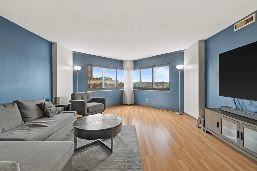 1633 N Prospect AVENUE #4C, Milwaukee, WI 53202 - #3