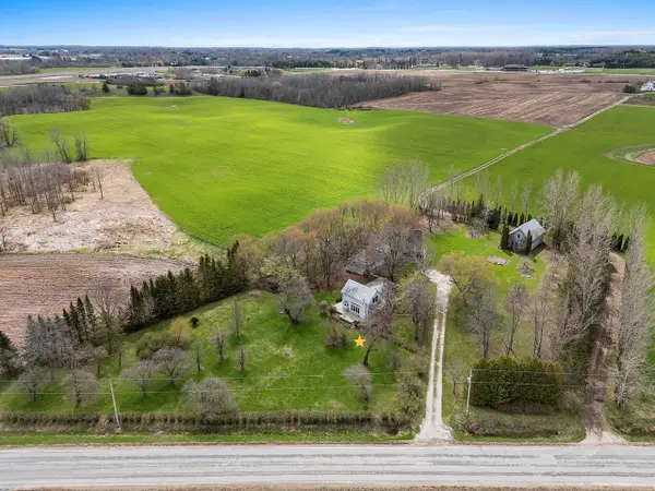 7047 Custer STREET, Manitowoc, WI 54220