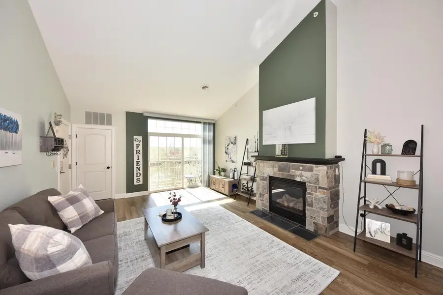 W206N16618 Blackberry CIRCLE #2327, Jackson, WI 53037 - #2