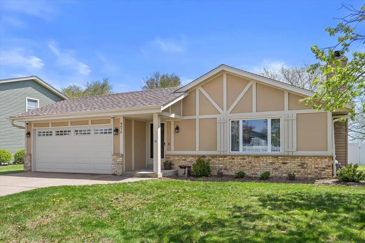 8674 Wildwood DRIVE, Oak Creek, WI 53154 - #1