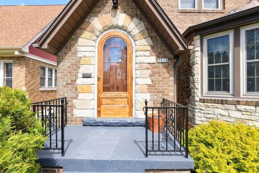 5618 W Auer AVENUE, Milwaukee, WI 53216 - #2