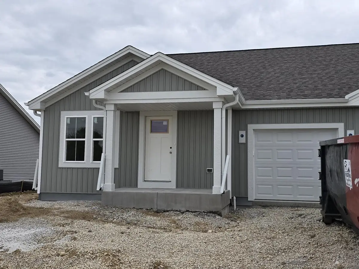 630 Harvest LANE, Hartford, WI 53027 - #1