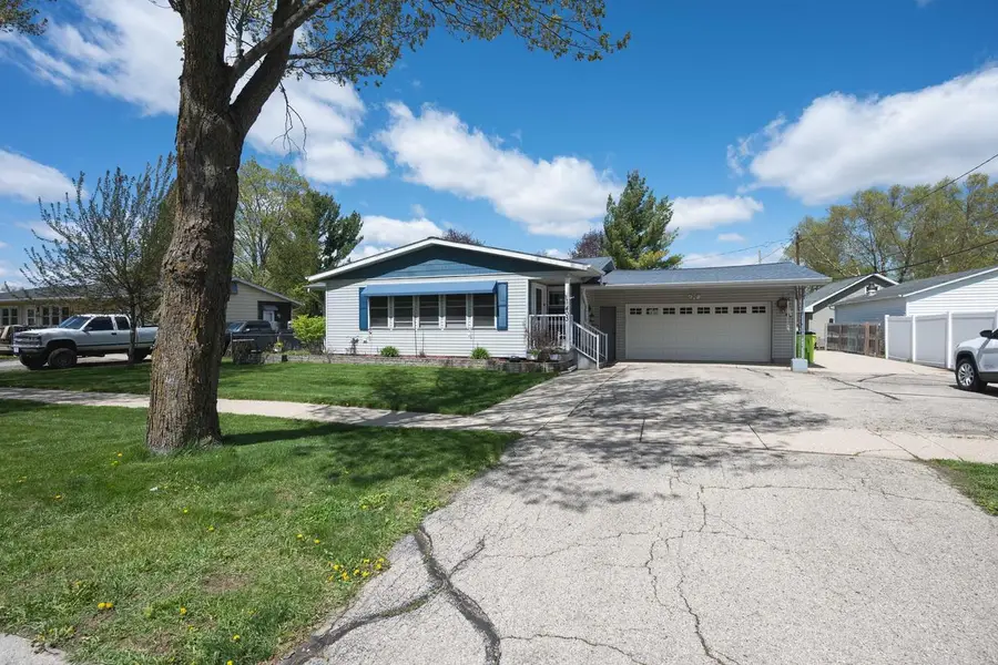403 Washington STREET, Delavan, WI 53115 - #2