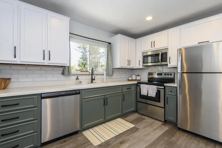 4221 Woodbury LANE, Mount Pleasant, WI 53403 - #2