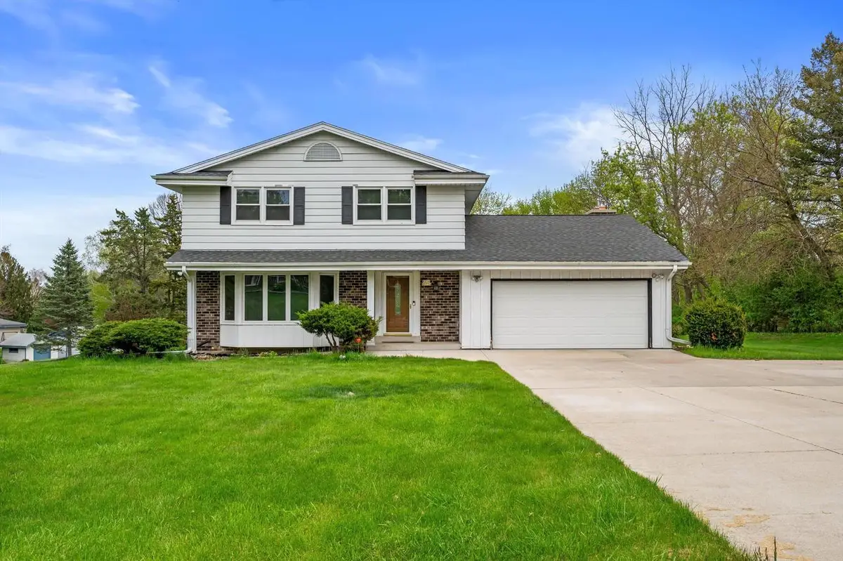 W256N5754 North Hill DRIVE, Lisbon, WI 53089 - #1