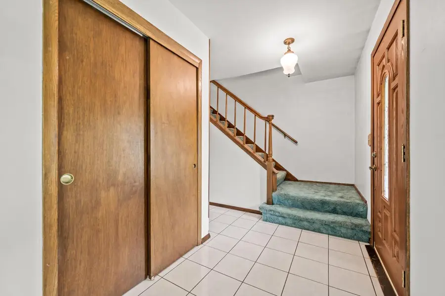 W256N5754 North Hill DRIVE, Lisbon, WI 53089 - #2
