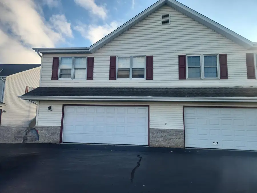 207 Nicholson AVENUE, South Milwaukee, WI 53172 - #3