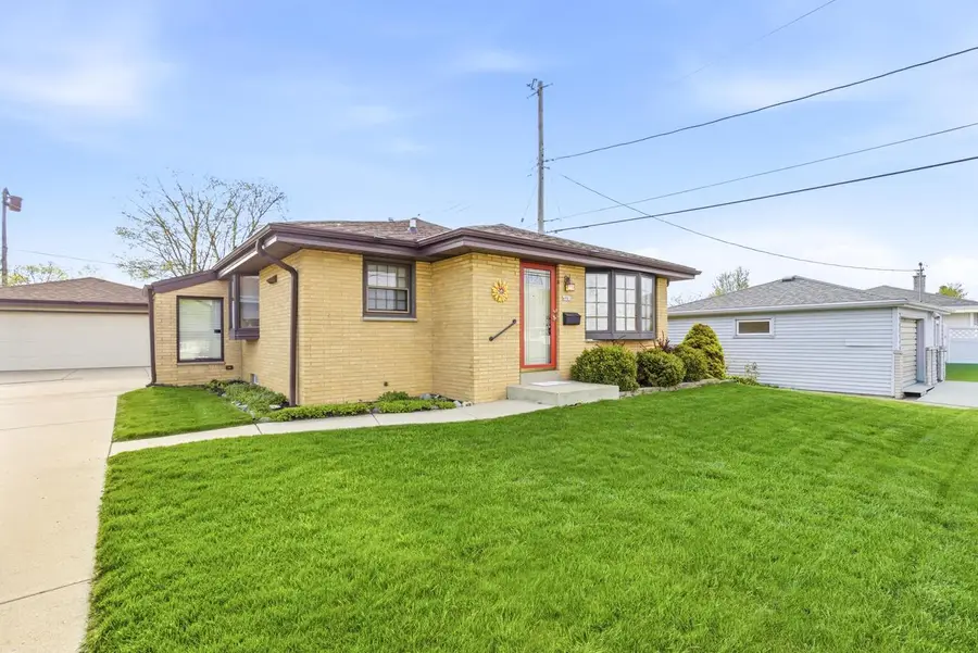 4961 24th STREET, Milwaukee, WI 53221 - #2