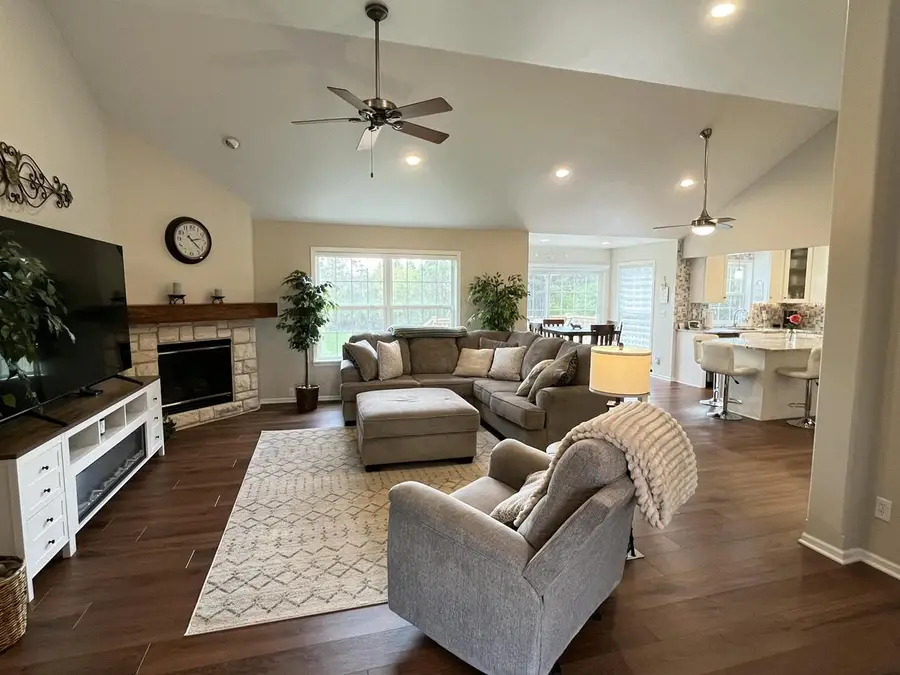 10155 Oakwood ROAD, Franklin, WI 53132 - #2