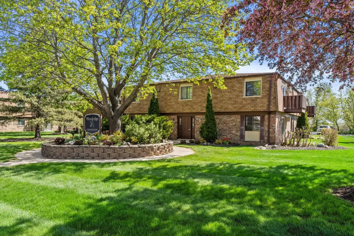 1135 Marcia AVENUE #105, West Bend, WI 53090 - #1