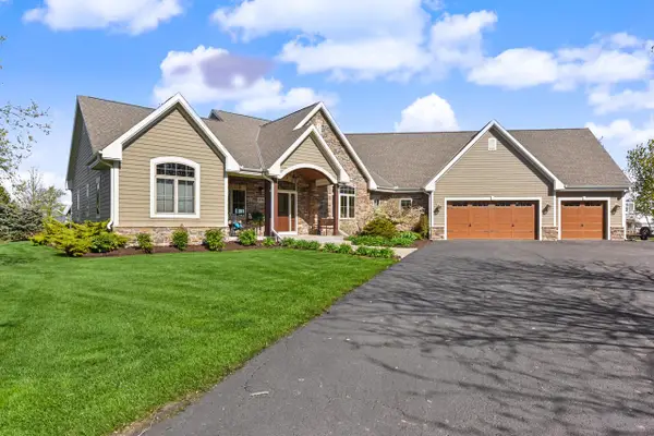 4722 Oakwood ROAD, Franklin, WI 53132