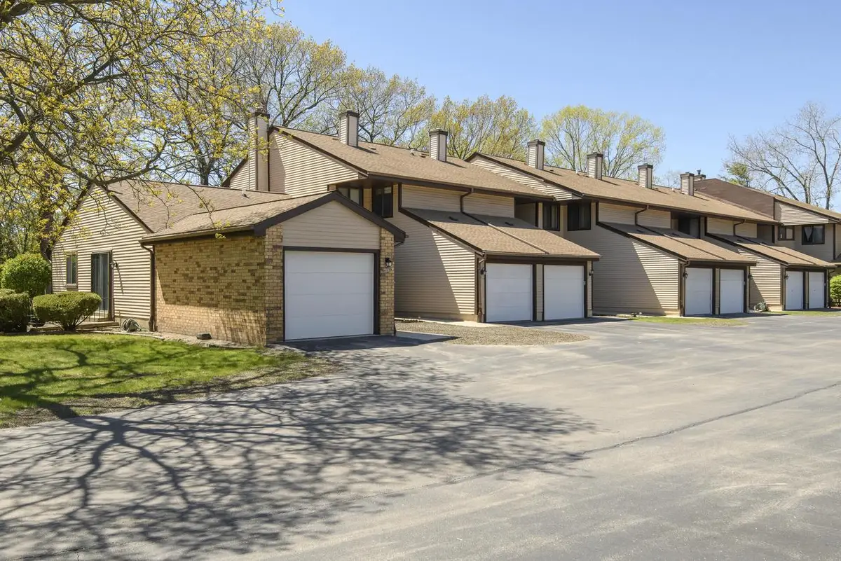 4655 Woodland DRIVE, Greenfield, WI 53220 - #1