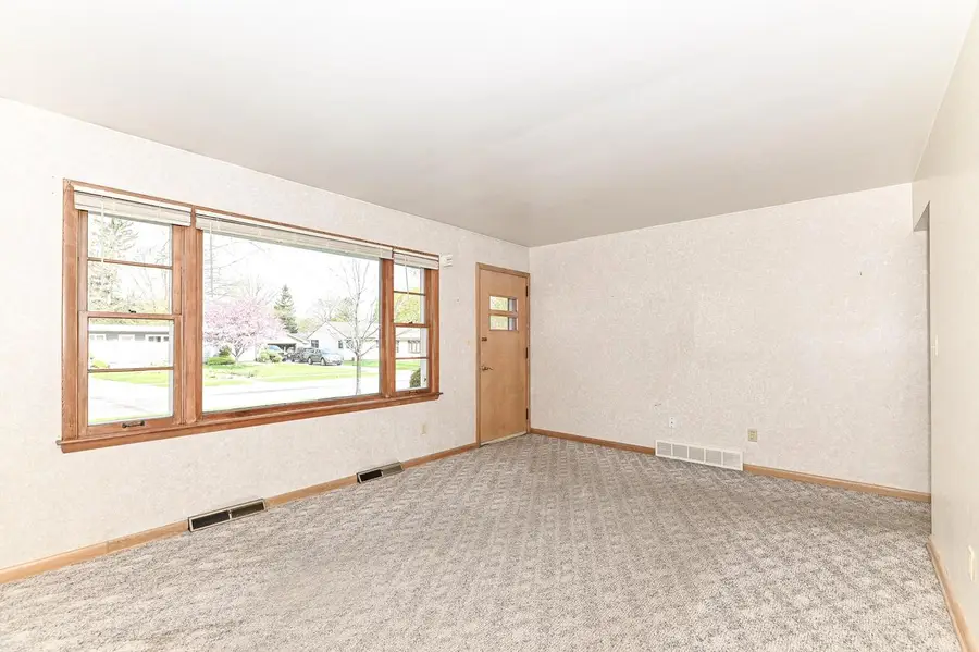 W168N8492 Jacobson DRIVE, Menomonee Falls, WI 53051 - #3