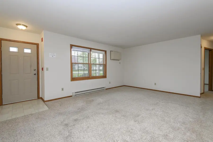 214 Minz Park CIRCLE #1, West Bend, WI 53095 - #3