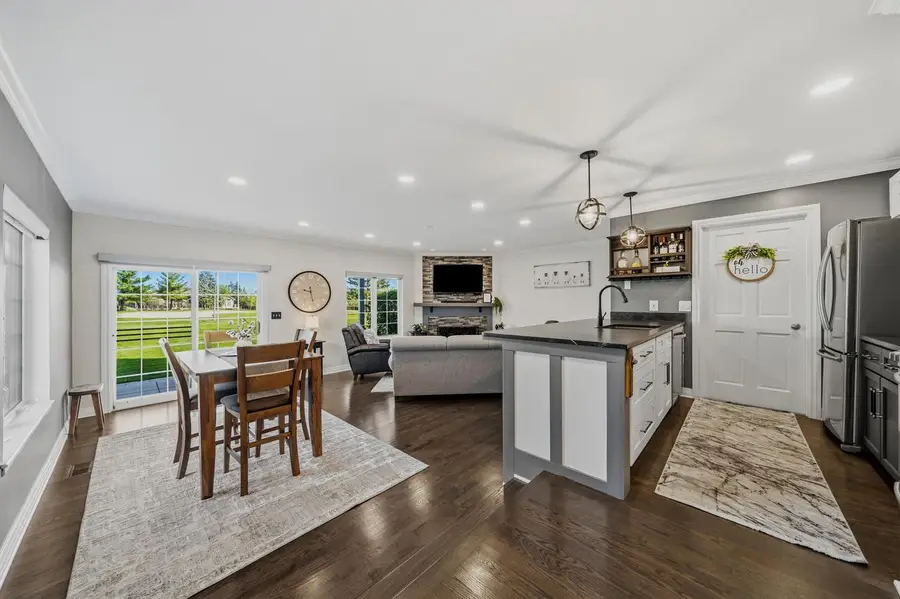 584 Geneva National AVENUE #6-49, Lake Geneva, WI 53147 - #2