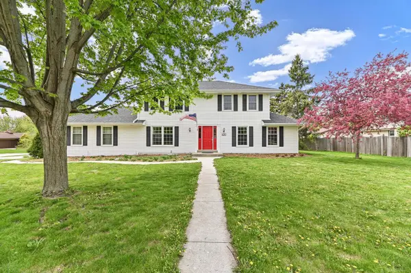 4395 Delphine DRIVE, New Berlin, WI 53151
