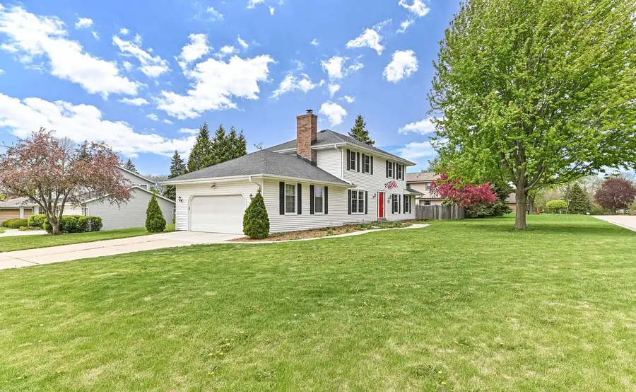 4395 Delphine DRIVE, New Berlin, WI 53151 - #2
