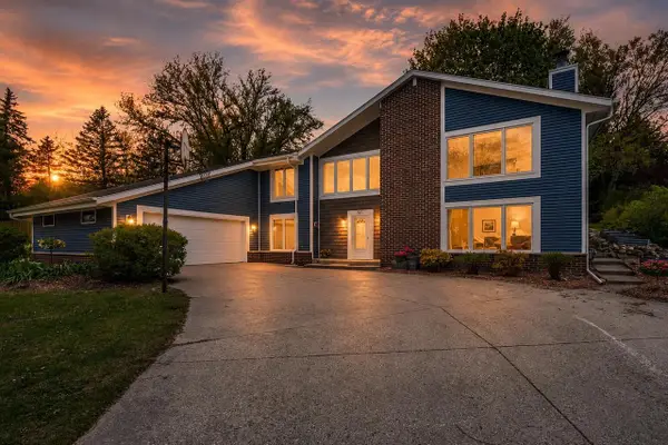820 Crestwood DRIVE, Waukesha, WI 53188