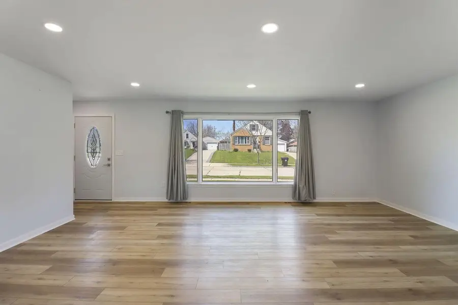 1237 Virginia STREET, Racine, WI 53405 - #3