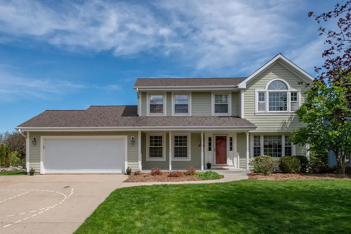 N75W23408 Ridgeview CIRCLE, Sussex, WI 53089 - #1
