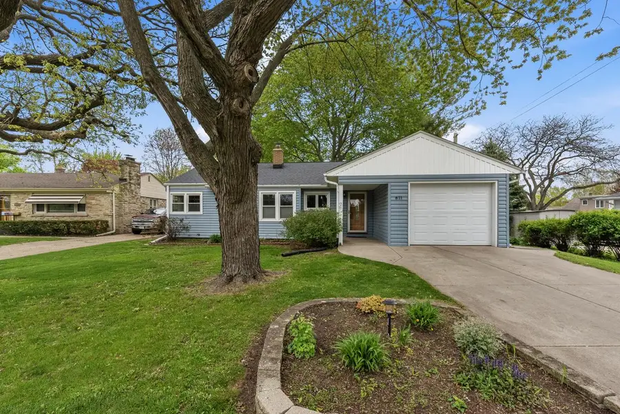 811 Hine AVENUE, Waukesha, WI 53188 - #2
