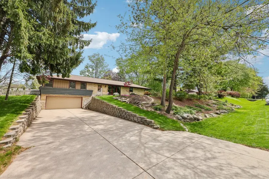1730 Lilly LANE, New Berlin, WI 53146 - #2