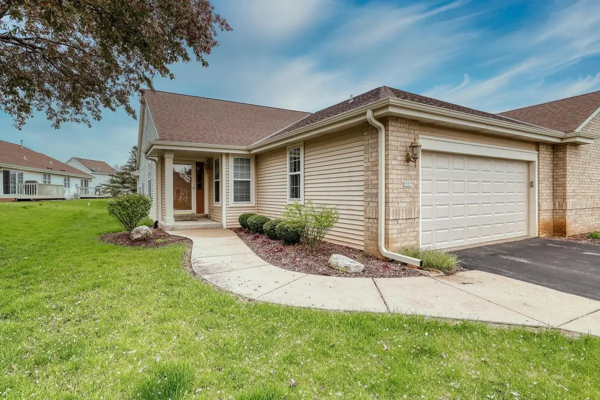 3527 Rapids TRAIL, Waukesha, WI 53189 - #1