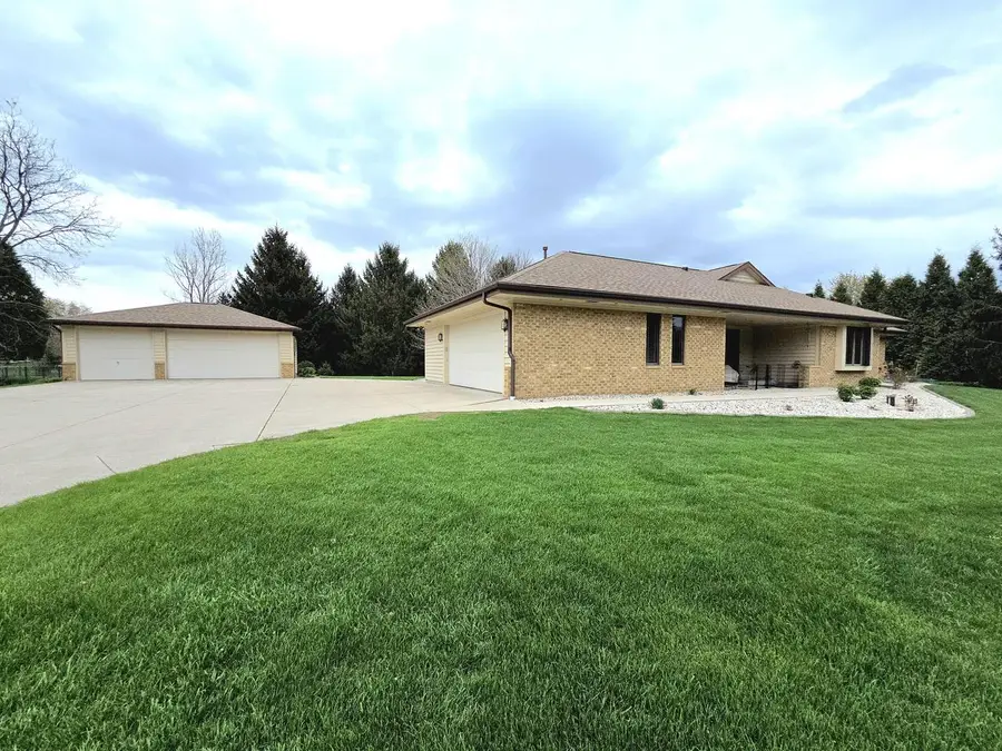 W292N6880 Dorn ROAD, Hartland, WI 53029 - #3