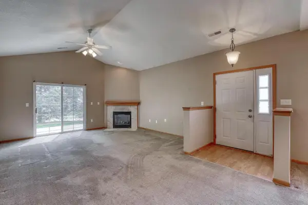 1048 Quinlan DRIVE #C, Pewaukee, WI 53072