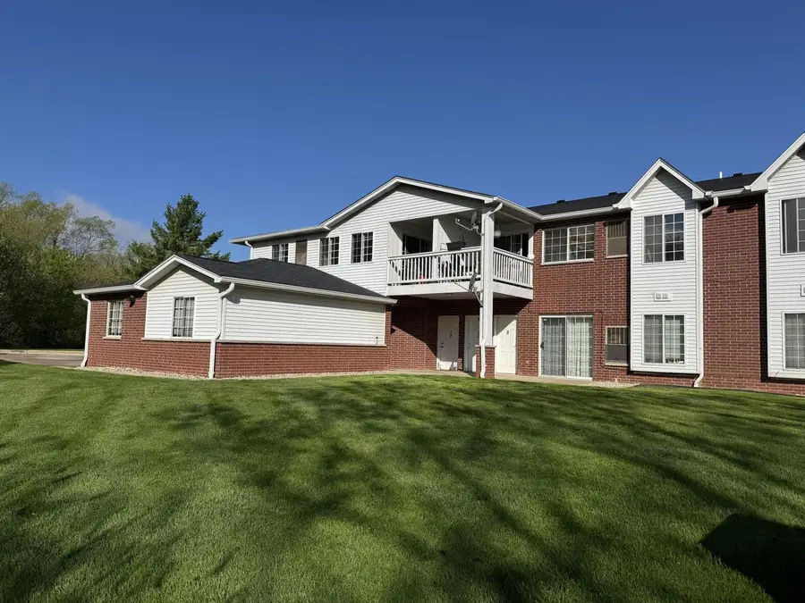 8055 LEXINGTON PLACE #12, Pleasant Prairie, WI 53158 - #2