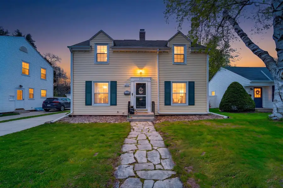 429 Shoreland DRIVE, Racine, WI 53402 - #2