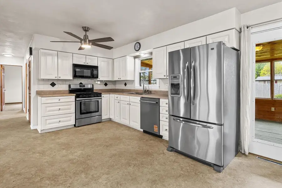 2286 Wood DRIVE, Beloit, WI 53511 - #2