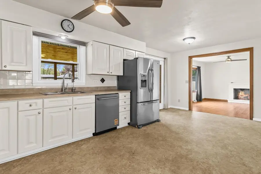 2286 Wood DRIVE, Beloit, WI 53511 - #3