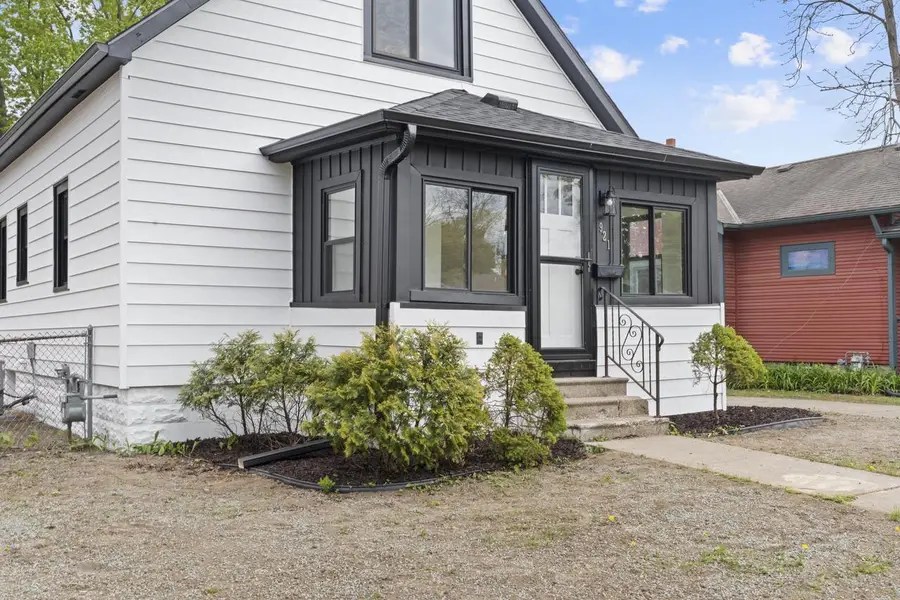 921 Perkins AVENUE, Waukesha, WI 53186 - #3