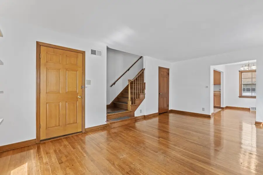 4108 N Bartlett AVENUE #4110, Shorewood, WI 53211 - #3