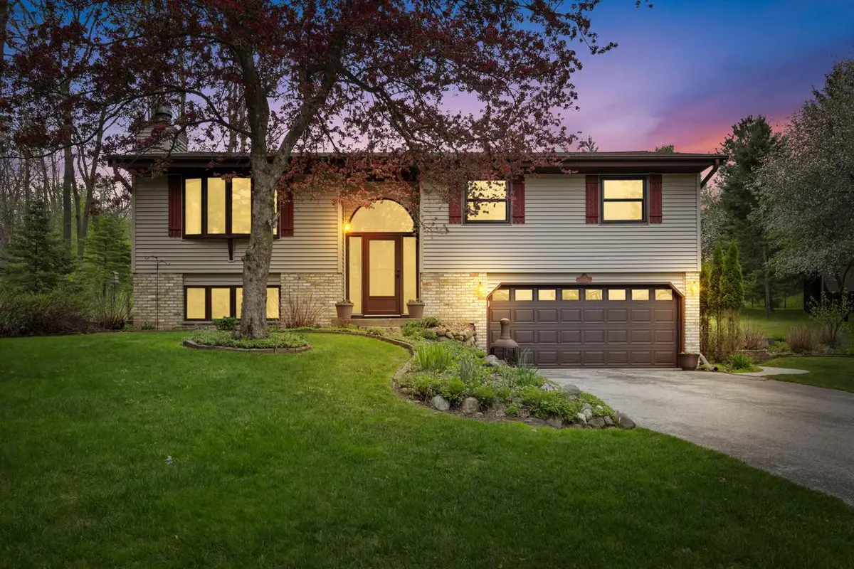 4953 Lake DRIVE, West Bend, WI 53095 - #1