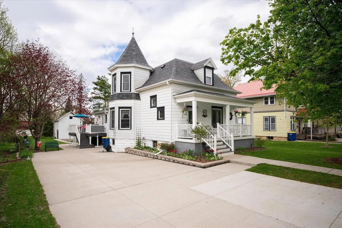 316 N East AVENUE, Viroqua, WI 54665 - #1
