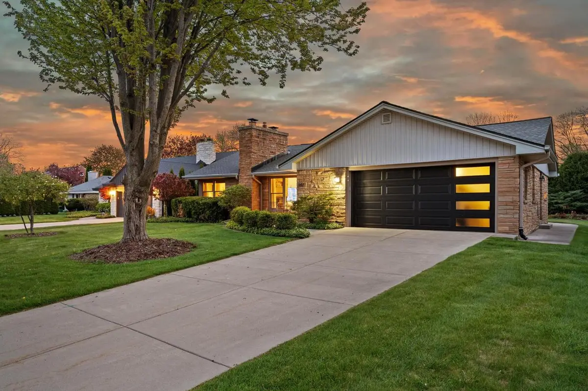 6419 Lake DRIVE, Fox Point, WI 53217 - #1