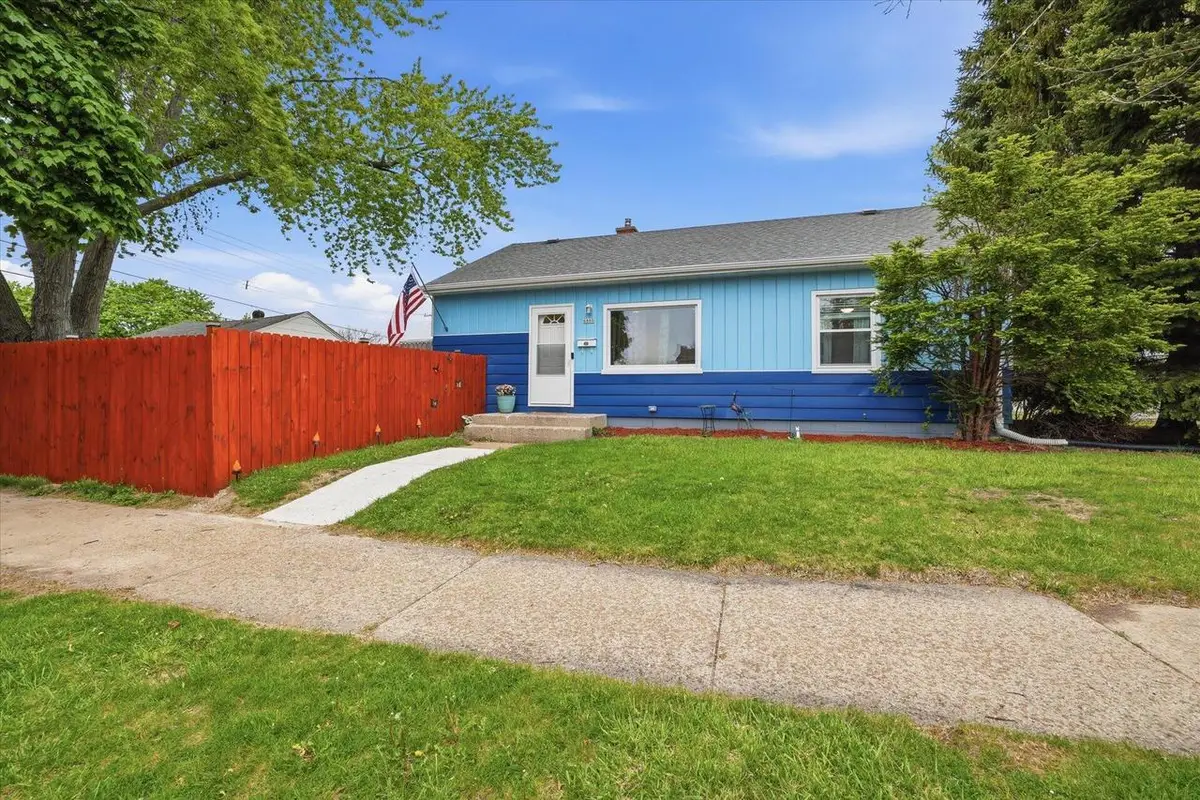 6800 W Ohio AVENUE, Milwaukee, WI 53219 - #1