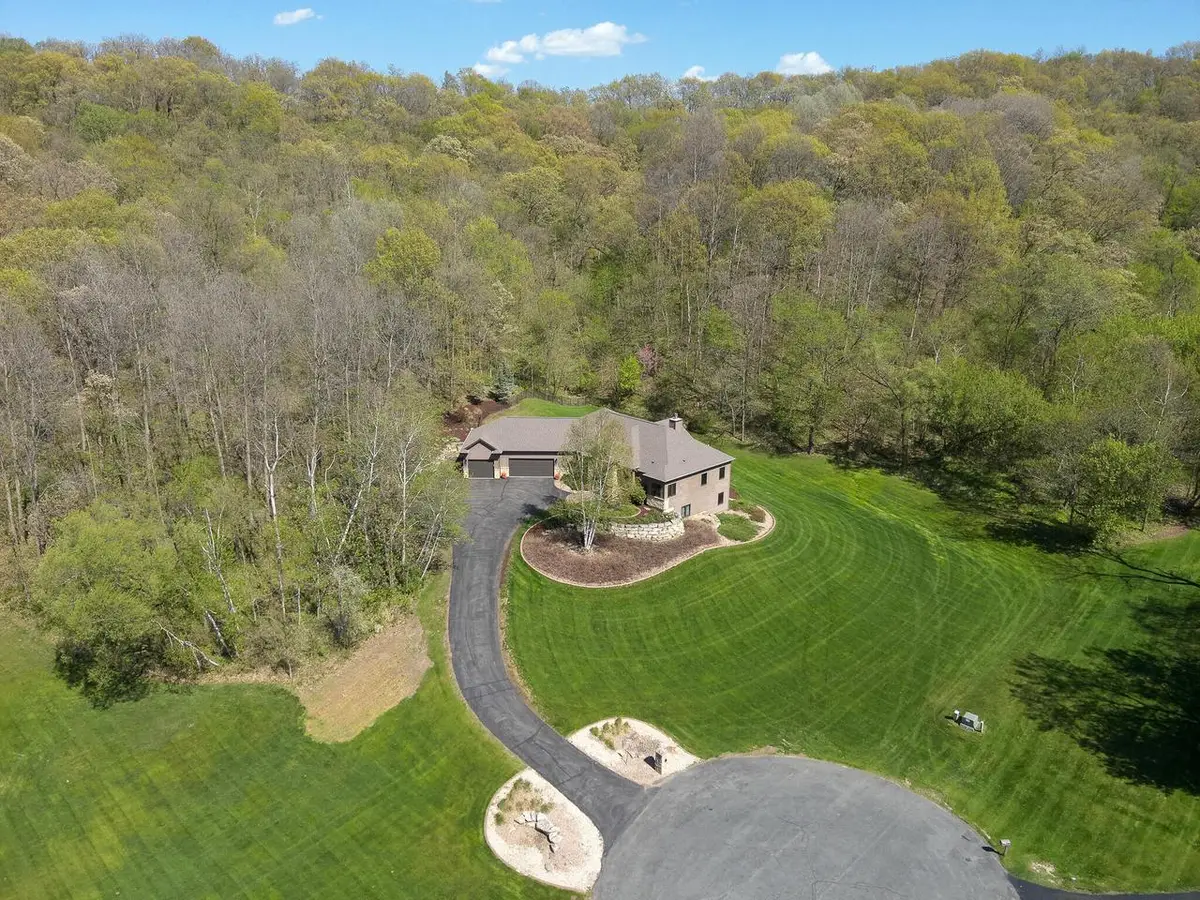 W6104 Valley PLACE, Holmen, WI 54636 - #1