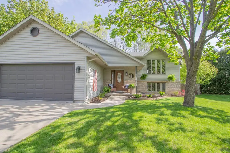 509 Mary Knoll LANE, Watertown, WI 53098 - #3