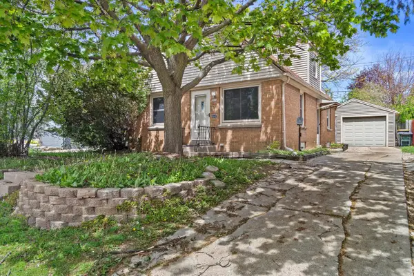 8924 Lincoln AVENUE, West Allis, WI 53227
