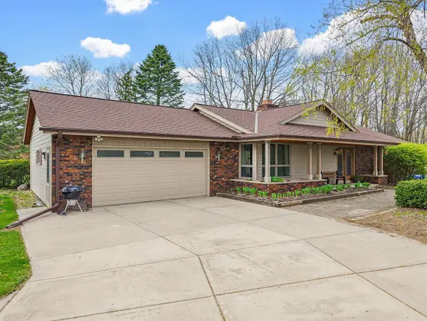 4896 Sunset View DRIVE, West Bend, WI 53095
