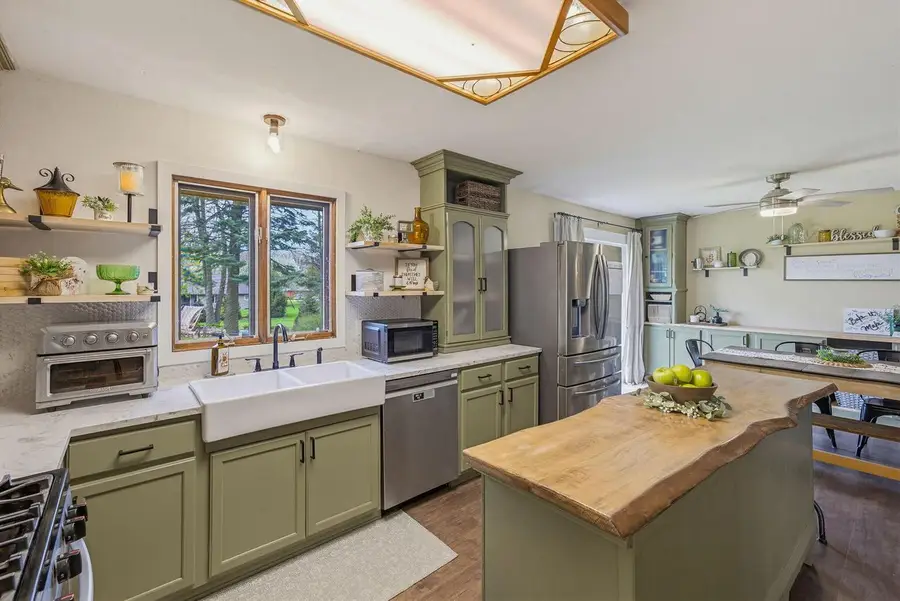 4896 Sunset View DRIVE, West Bend, WI 53095 - #3