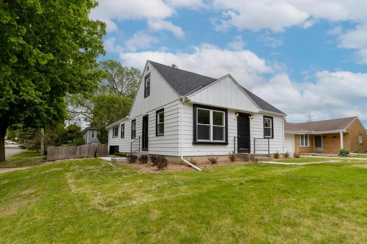 4076 N 93rd STREET, Wauwatosa, WI 53222 - #1