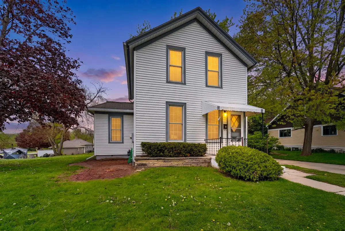 76 Chestnut STREET, Oconomowoc, WI 53066 - #1