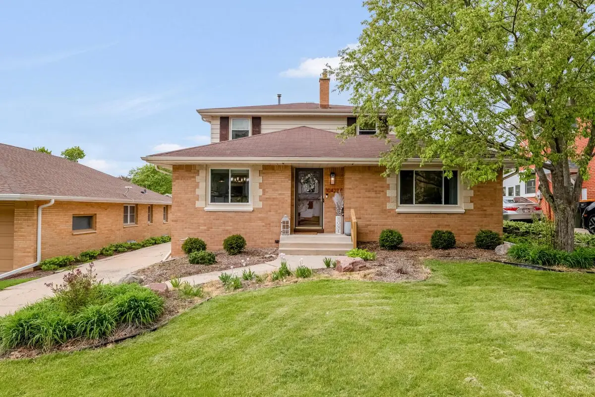 10422 Hillside AVENUE, Wauwatosa, WI 53222 - #1