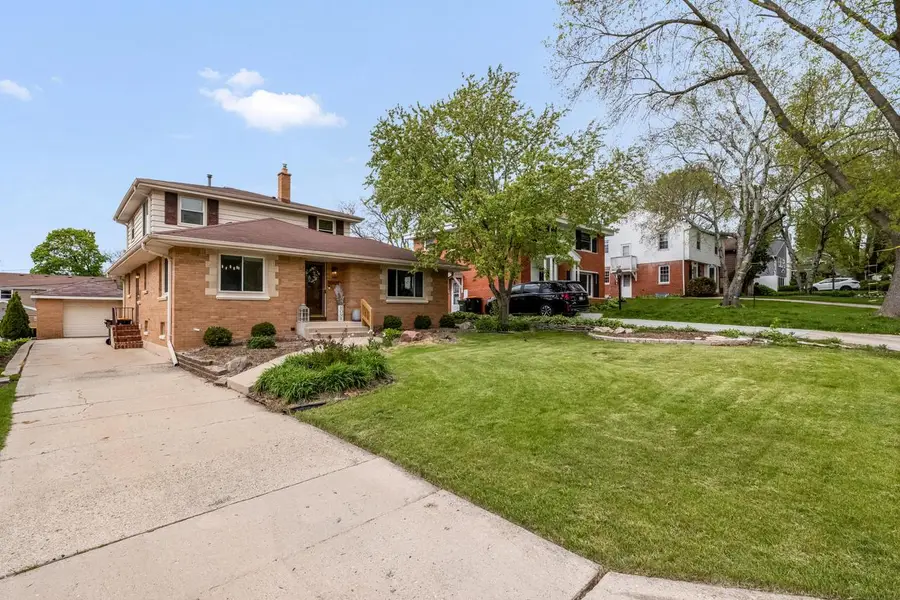 10422 Hillside AVENUE, Wauwatosa, WI 53222 - #2