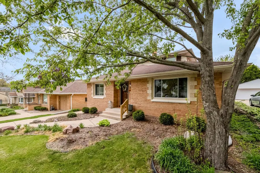 10422 Hillside AVENUE, Wauwatosa, WI 53222 - #3