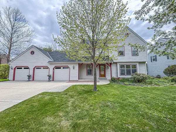 13130 Scarborough DRIVE, New Berlin, WI 53151